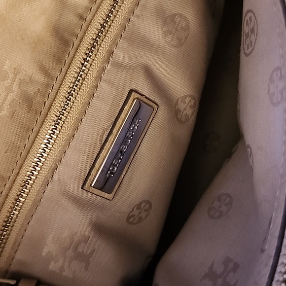 Authentic Tory Burch gray leather bag. - Picture 3 of 7